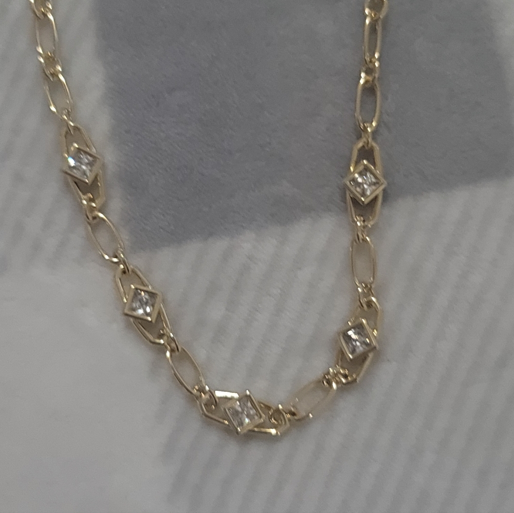 NWT Kendra Scott Delicate Gold Necklace - Picture 2 of 3